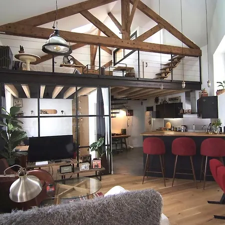 Centre-ville Avec Terrasse Et Place De Parking * Clermont-Ferrand